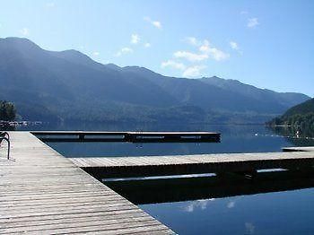 Cabins And Campground At Cultus Lake Park Hotel ชิลลิแวค ภายนอก รูปภาพ